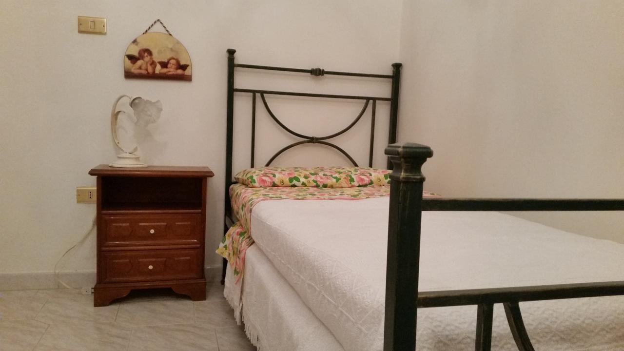 Il Mughetto Bed and Breakfast Celano Exteriör bild